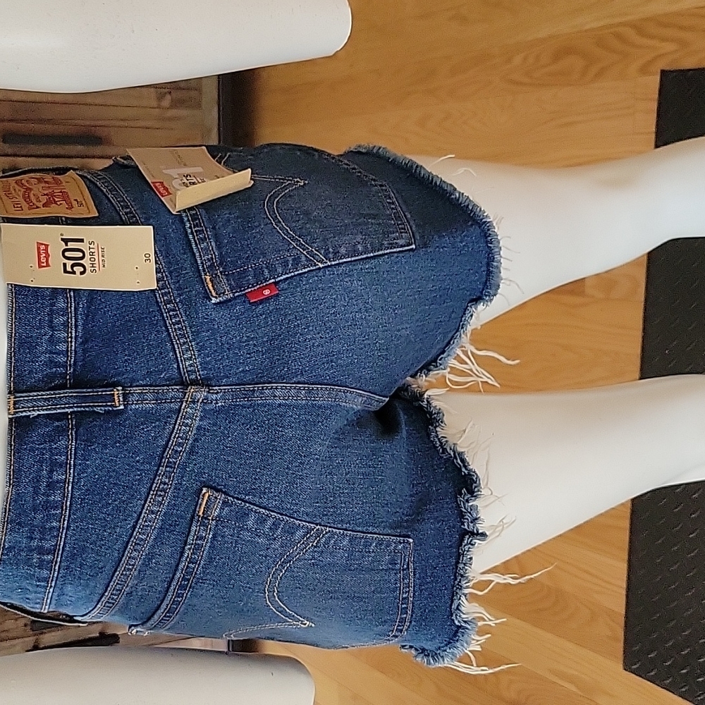Levi's 501 Mid Rise Button Fly Denim Shorts With A Raw Hem - Picture 7 of 13